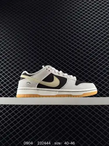 220 inspection-free version, complete color matching Dunk SB LOW PRO “White Suede/Black” white and b