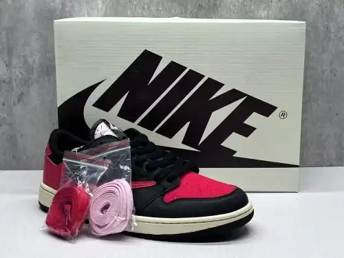 AJ1D black and red inverted hook 36~47 with half code