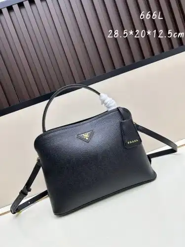 PRADA handbag Prada women's bag Prada crossbody bag is made of imported original cowhide high-end qu