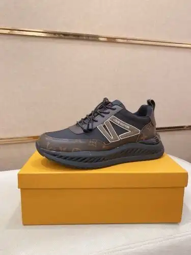 LV* Men's Code: 0730B60 Size: 38-44