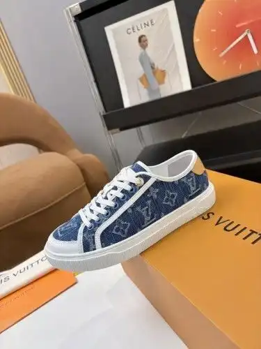 LV* Couple model Code: 0722C10 Size: 35-45 (female 40.41.42, male 39.45 will be returned or exchange