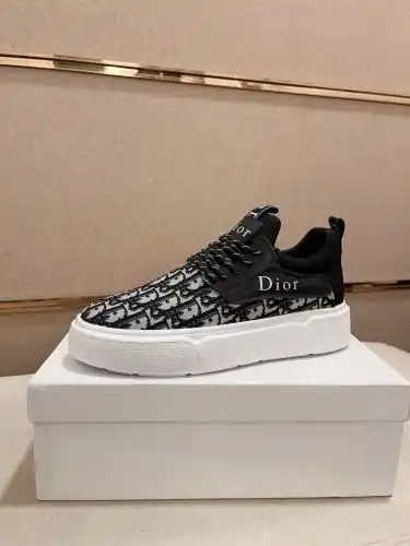 Dior* Men's Code: 05B50 Size: 38-44