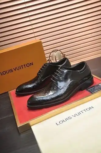LV* Men's Coding: 0812B90 Size: 38-44 (45 customized)