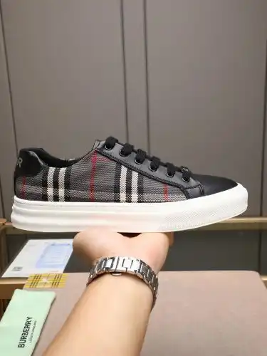 Burberry* Men's Model Code: 0810B30 Size: 38-44 (45 Custom made without return)