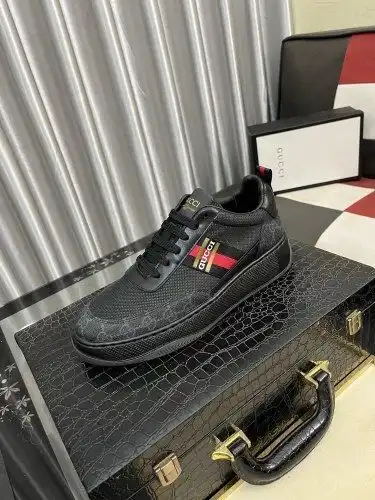 Guchi* Men's Code: 0818B50 Size: 38-44