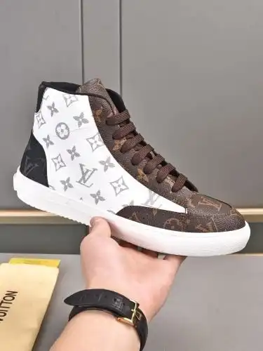 LV* Men's Model Code: 0810B50 Size: 38-44 (45 Custom made without return)