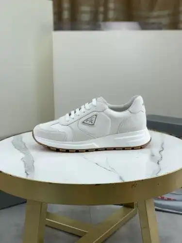 Prada* Men's Code: 0909C30 Size: 38-44