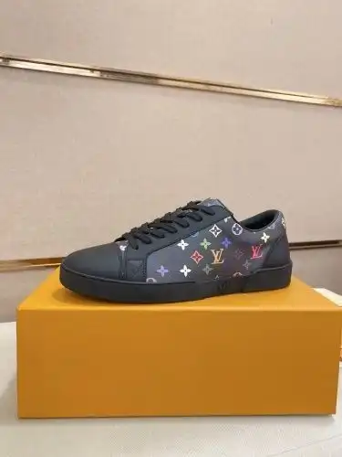 LV* Men's Code: 0911B Size: 38-44 (45 customized)