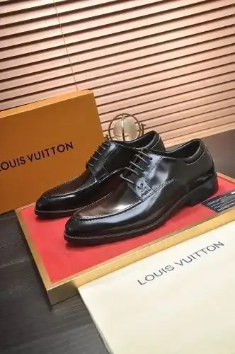 LV* Men's Coding: 0812B90 Size: 38-44 (45 customized)