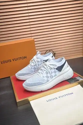 LV* Men's Coding: 0825B Size: 38-44 (45 customized)