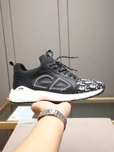 Dior* Men's Code: 09B50 Size: 38-44 (45 customized products without return)