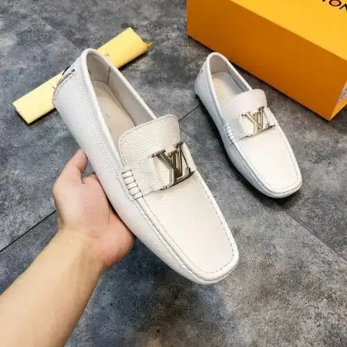 LV* Cowhide grain pattern for men Coding: 0718B60 Size: 38-44 (45 customized without return)