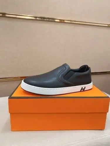Hermes* Men's Code: 05B60 Size: 38-44 (45 customized products without return)
