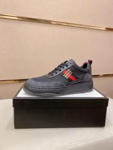 Guchi* Men's Code: 08B50 Size: 38-44