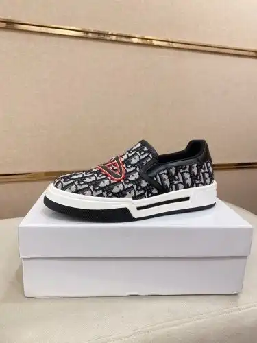 Dior* Men's Code: 05B30 Size: 38-44