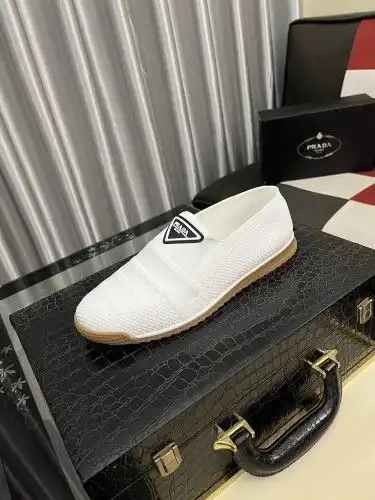 Prada* Men's Model Code: 0724B30 Size: 38-44