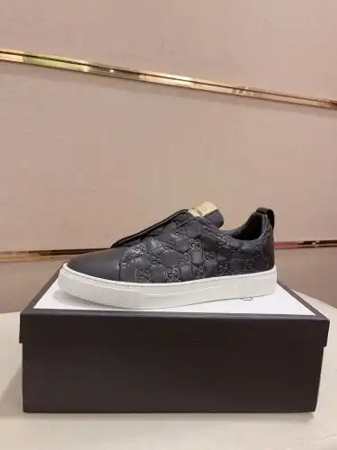 Guchi* Men's Code: 0911B60 Size: 38-44