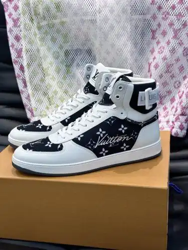 LV* Men's Model Code: 0902B60 Size: 38-44 (45 46 Customized)