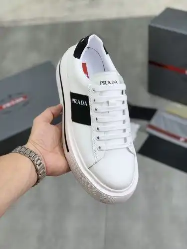 Prada* Men's Model Code: 0913C20 Size: 38-44