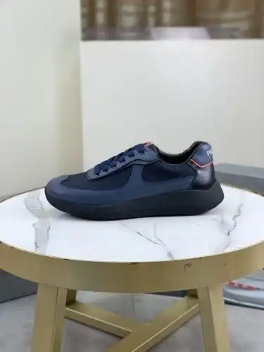 Prada* Men's Code: 0909C30 Size: 38-44