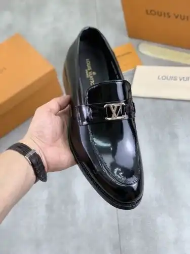 LV* Men's Model Code: 0727B Size: 39-44 (45 customized)