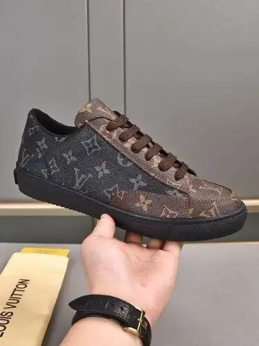 LV* Men's Model Code: 0810B40 Size: 38-44 (45 Custom made without return)