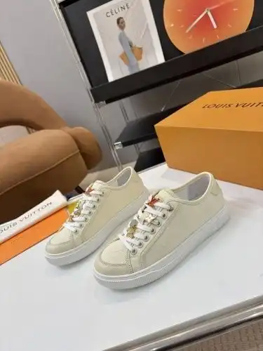 LV* Couple model Code: 0722C30 Size: 35-45 (female 40.41.42, male 39.45 will be returned or exchange