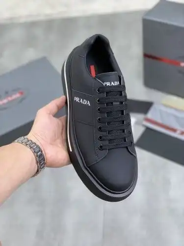Prada* Men's Model Code: 0913C20 Size: 38-44