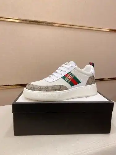 Guchi* Men's Code: 08B50 Size: 38-44