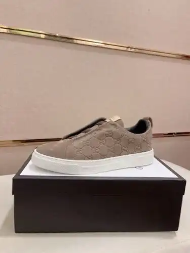 Guchi* Men's Code: 0911B60 Size: 38-44
