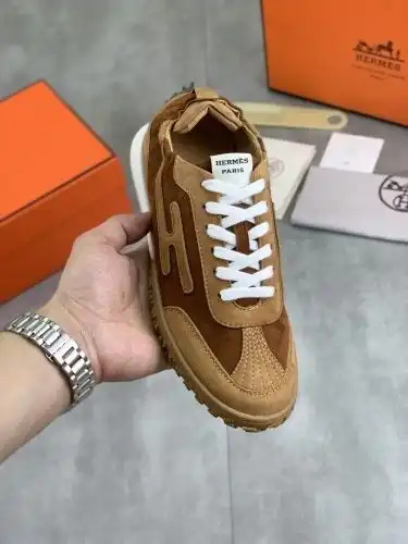 Hermes* Couple model Code: 0909C40 Size: 34-40 for women (customized for 41), 39-45 for men