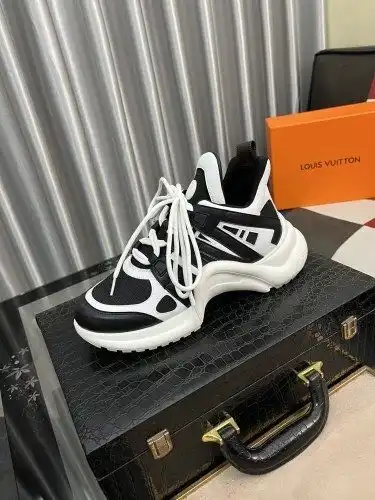 LV* Men's Code: 0724C60 Size: 38-44