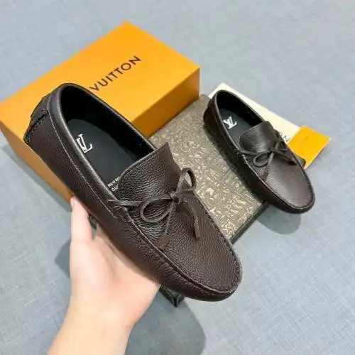 LV* Cowhide grain pattern for men Coding: 0718B60 Size: 38-44 (45 customized without return)
