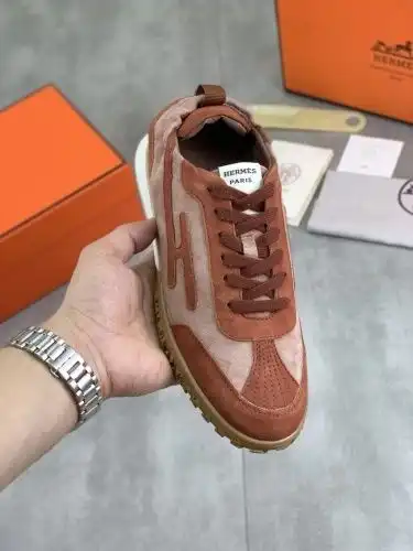 Hermes* Couple model Code: 0909C40 Size: 34-40 for women (customized for 41), 39-45 for men