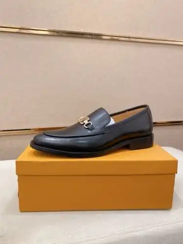 LV* Men's Code: 0824B90 Size: 38-44