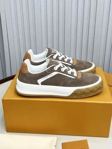 LV* Men's Model Code: 0722C60 Size: Men's Model 39-45