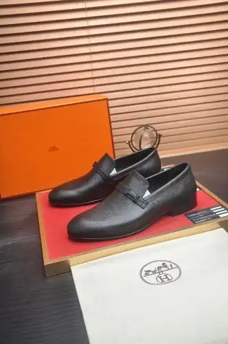 Hermes* Men's Model Code: 0812C00 Size: 39-44