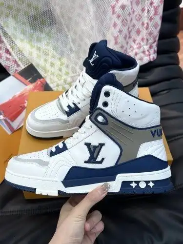 LV* Men's Code: 0902E00 Size: 38-44 (45 customized)