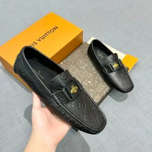 LV* Cowhide grain pattern for men Coding: 0718B60 Size: 38-44 (45 customized without return)