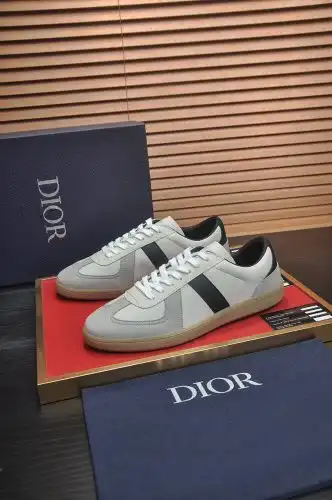 Dior* Couple model Code: 0903C20 Size: (women's size 35-40 size) (men's size 38-44 size)