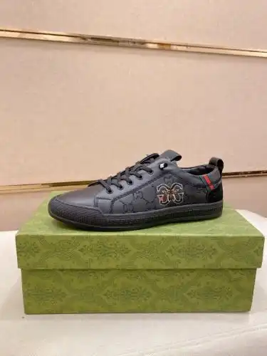 Guchi* Men's Code: 0911B30 Size: 38-44