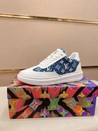 LV* Men's Model Code: 0911C00 Size: 38-44