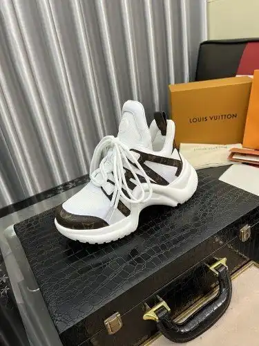 LV* Men's Code: 0724C60 Size: 38-44