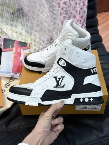 LV* Men's Code: 0902E00 Size: 38-44 (45 customized)