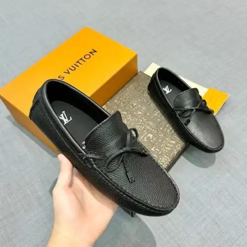 LV* Cowhide grain pattern for men Coding: 0718B60 Size: 38-44 (45 customized without return)