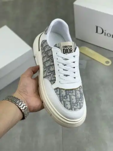 Dior* Men's Code: 0909B40 Size: 38-44