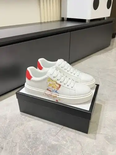 Guchi* Men's Code: 0913B50 Size: 38-44