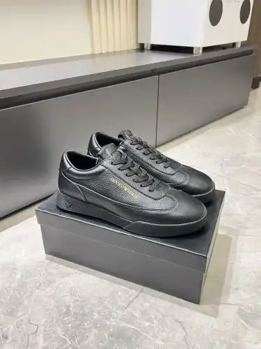 Armani* Men's Code: 0913B Size: 39-44 (45 customized)