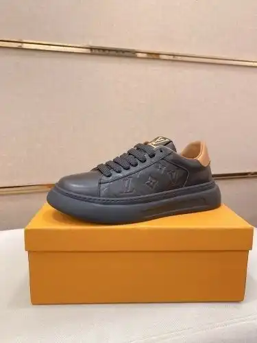 LV* Men's Code: 0718B Size: 38-44