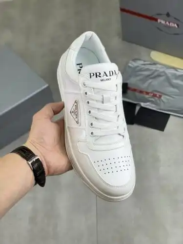 Prada* Men's Model Code: 0830C10 Size: 38-44